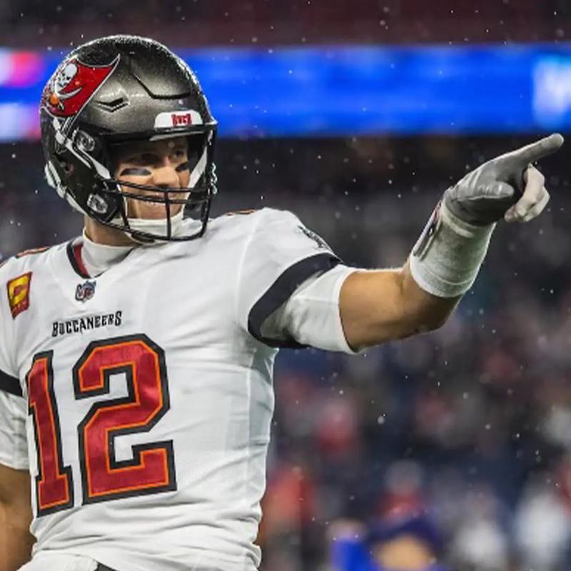 标题：美式橄榄球史上最强的24名NFL球员，卧推水平是多少？（上）